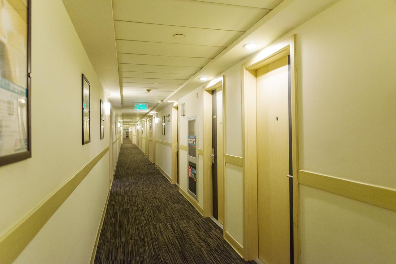 Jinjiang Pudong Jichangzhen Hotel 3*