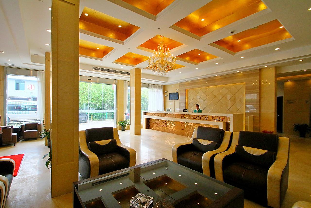 Jinjiang Pudong Jichangzhen 3*